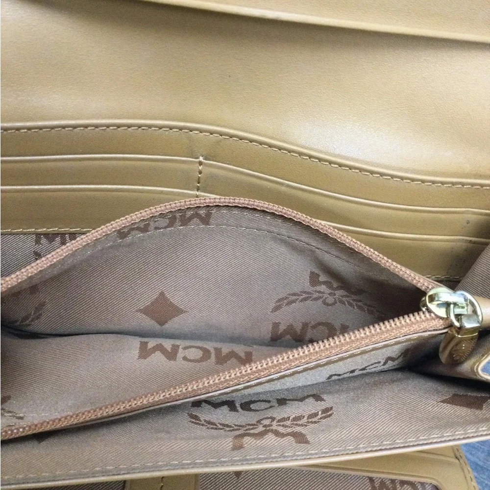 GUC MCM Brown and Coral Leather Continental Wallet